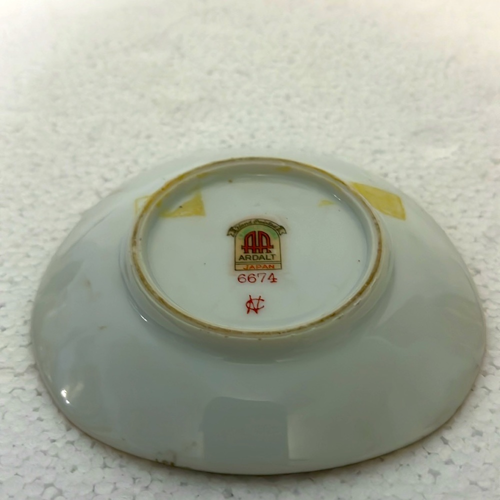 Vintage 1950s Lenwile Ardalt Moriage teacup and saucer set. - Picture 6 of 11